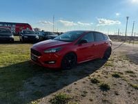 Używany Ford Focus ST-Line 150 KM (110 kW) 2009 Czerwony Sedan/Limuzyna