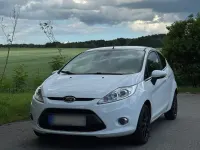 Gebraucht Ford Fiesta 82 PS (60 kW) 2010 Weiß Kleinwagen