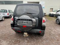 Gebraucht Mitsubishi Pajero Inform 200 PS (147 kW) 2012 Schwarz SUV