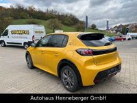 Gebraucht Peugeot e-208 Allure 100 kW (136 PS) 2023 Gelb Kleinwagen