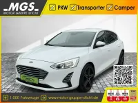 Używany Ford Focus Trend 101 KM (74 kW) 2018 Biały Sedan/Limuzyna