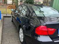 Gebraucht BMW 320 170 PS (125 kW) 2010 Schwarz Limousine