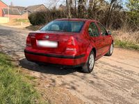 Gebraucht VW Bora 90 PS (66 kW) 1999 Rot Limousine