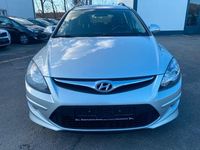 Gebraucht Hyundai i30 128 PS (94 kW) 2012 Silber Kombi