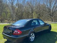 Używany Mercedes E320 Avantgarde 224 KM (164 kW) 2004 Czarny Sedan/Limuzyna