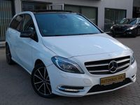 Gebraucht Mercedes B200 136 PS (100 kW) 2012 Weiß Van / Kleinbus