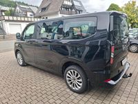 Gebraucht Ford Tourneo Titanium 150 PS (110 kW) 2024 Schwarz Van / Kleinbus