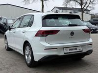 Gebraucht VW Golf VIII Life 150 PS (110 kW) 2023 Weiß Limousine