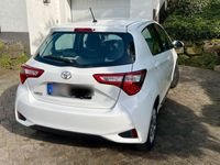 gebraucht Toyota Yaris 1,0-l active mit LED-Paket u. Touch