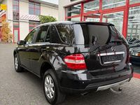 Gebraucht Mercedes ML280 190 PS (139 kW) 2006 Schwarz SUV
