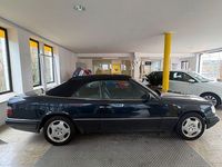 Gebraucht Mercedes E220 Edition 150 PS (110 kW) 1996 Schwarz Cabrio