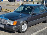 Gebraucht Mercedes E230 132 PS (97 kW) 1992 Schwarz Limousine