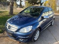 Usado Mercedes E200 Edition 193 CV (141 kW) 2008 Azul Familiar