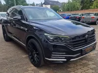 Gebraucht VW Touareg Elegance 286 PS (210 kW) 2018 Deep black perleffekt SUV