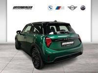 Gebraucht Mini Cooper Favoured 156 PS (114 kW) 2024 Grün Kleinwagen