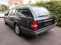 Gebraucht Mercedes E230 Classic 132 PS (97 kW) 1987 Schwarz Kombi