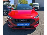 Gebraucht Ford Focus ST 125 PS (91 kW) 2023 Fantasticrot metallic (metallic) Kombi