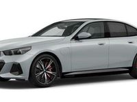 Neu BMW 550e Performance 489 PS (359 kW) 2026 Grau Limousine