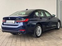 Gebraucht BMW 318 156 PS (114 kW) 2025 Bmw individual tansanitblau Limousine