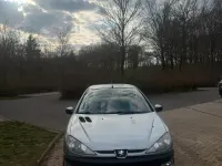 Używany Peugeot 206 75 KM (55 kW) 2000 Srebrny Hatchback
