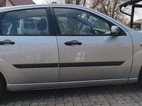 Usata Ford Focus 75 CV (55 kW) 2004 Argento Berlina