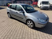 Gebraucht Ford Focus Ambiente 116 PS (85 kW) 2005 Silber Limousine