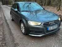 Gebraucht Audi A3 Sport 150 PS (110 kW) 2015 Grau Kleinwagen