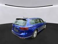Gebraucht VW Passat R-line 150 PS (110 kW) 2023 Blau Kombi