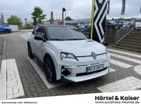 Neu Renault 5 E-Tech Urban 89 kW (122 PS) 2025 Perlmuttweiß mit dach in black pearlschwarz (weiß) Limousine