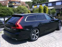 Gebraucht Volvo V90 R-Design 190 PS (139 kW) 2018 Onyx black / metallic Kombi
