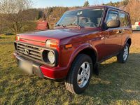 Gebraucht Lada Urban 83 PS (61 kW) 2017 Rot SUV