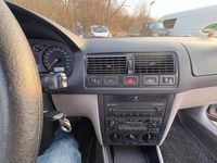 Gebraucht VW Golf IV 100 PS (73 kW) 2001 Silber Kleinwagen