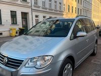 Gebraucht VW Touran 140 PS (102 kW) 2007 Silber Van / Kleinbus