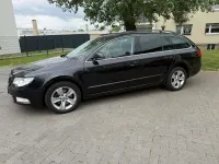 Gebraucht Skoda Superb Ambition 140 PS (102 kW) 2011 Schwarzmagic perleffekt Kombi