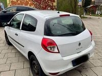Gebraucht Renault Clio IV 75 PS (55 kW) 2012 Weiß Limousine