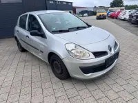 Gebraucht Renault Clio II 75 PS (55 kW) 2006 Silber Limousine