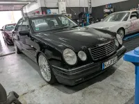 Gebraucht Mercedes E280 Elegance 204 PS (150 kW) 1999 Schwarz Limousine