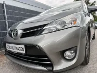 Gebraucht Toyota Verso Life 124 PS (91 kW) 2013 Silber Van / Kleinbus