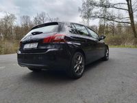 Gebraucht Peugeot 308 Active 125 PS (91 kW) 2014 Blau Kleinwagen