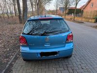 Gebraucht VW Polo 64 PS (47 kW) 2006 Blau Kleinwagen