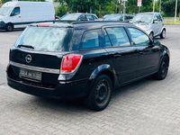 Second-hand Opel Astra 105 CP (77 kW) 2005 Negru Break