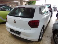 Gebraucht VW Polo Comfortline 95 PS (69 kW) 2019 Weiß Kleinwagen