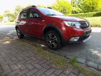 Gebraucht Dacia Sandero Celebration 90 PS (66 kW) 2018 Rot SUV