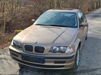 Gebraucht BMW 318 118 PS (86 kW) 2001 Gold Limousine