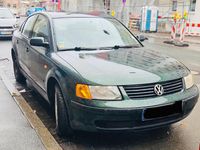 Gebraucht VW Passat 100 PS (73 kW) 1997 Grün Limousine