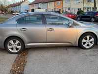 Gebraucht Toyota Avensis 124 PS (91 kW) 2012 Silber Limousine