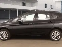 Gebraucht BMW 218 150 PS (110 kW) 2018 Saphirschwarz Van / Kleinbus