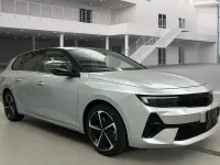 Usado Opel Astra 131 HP (96 kW) 2025 Prateado Citadino