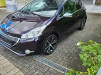 Gebraucht Peugeot 208 110 PS (80 kW) 2015 Violet Kleinwagen