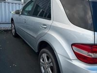 Gebraucht Mercedes ML280 190 PS (139 kW) 2006 Silber SUV